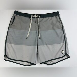 Vuori Cruise Boardshort Grayish 7” Inseam Men’s 33 READ
